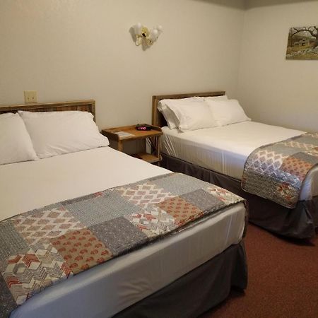 The Barnwood Inn Humansville エクステリア 写真